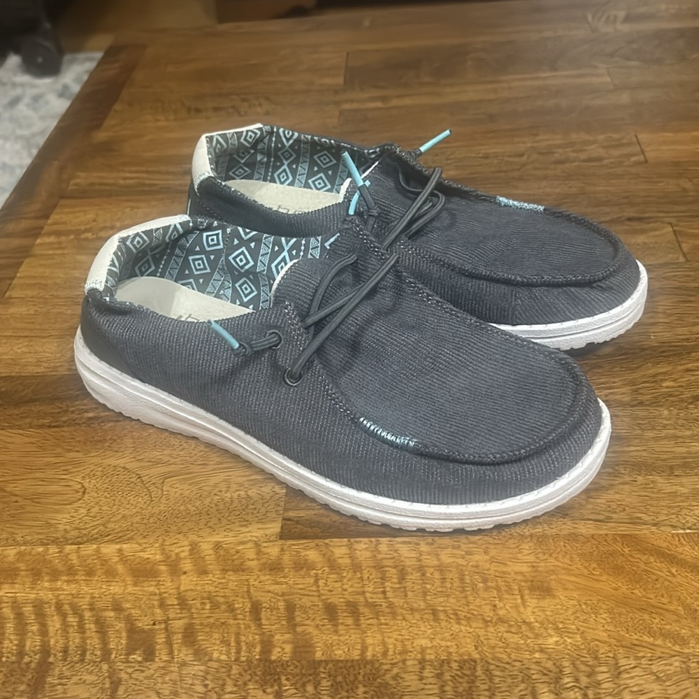 Hey Dude Women's Wendy Corduroy Carbon size 7 - Picture 3 of 7